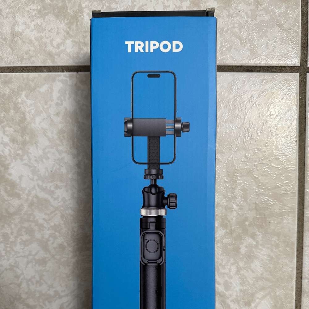 Tripod Premium phone stand.
